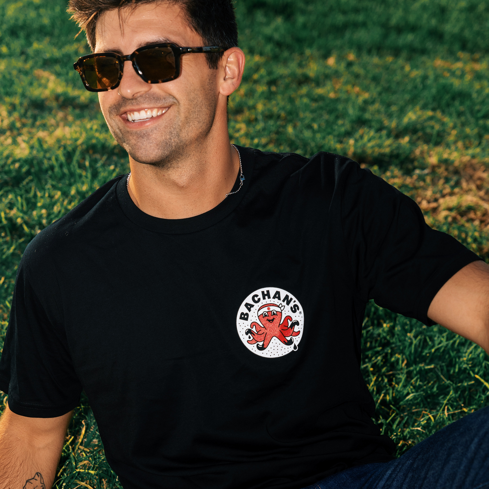 Knuckles Graphic Tee Edition I6